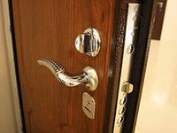 Как выбрать входные металлические входные двери?