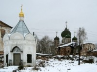 Что главнее – парковка или часовня?