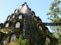 Чилийский дом хоббитов Magic Mountain Lodge