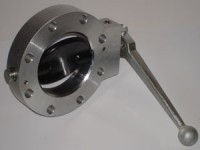 Основные особенности устройства: поворотный затвор