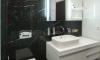 Белая отделка ванной: добавляем красок в уже завершенный дизайн