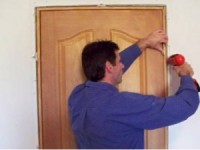 Как правильно установить межкомнатные двери