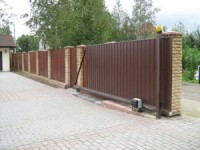 Откатные ворота и кованые элементы в Кирове от компании ООО