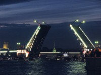 Символ Санкт-Петербурга - Дворцовый мост через Неву – ожидает реконструкции